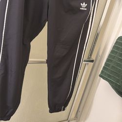 Men’s adidas track pants (xl )