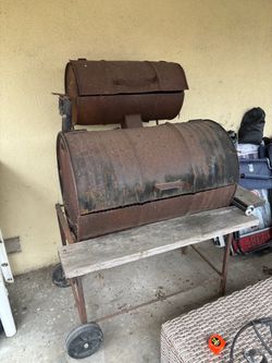 Large Old School BBQ Smoker & Grill