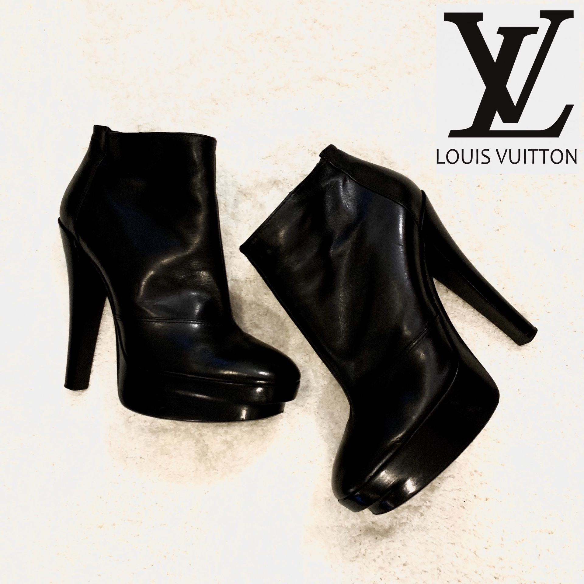 Louis Vuitton Black Leather Ankle Boots sz 38