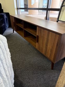 TV console 71”