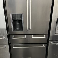 Kitchen Aid 5 Door In Black Stainless Used With Platinum Interior