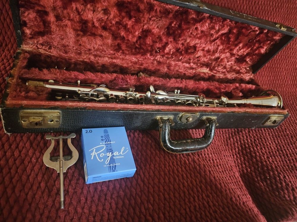 1930's U.S.A. Gretsch Pathfinder Clarinet (Asking $80)