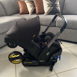 Doona stroller with base
