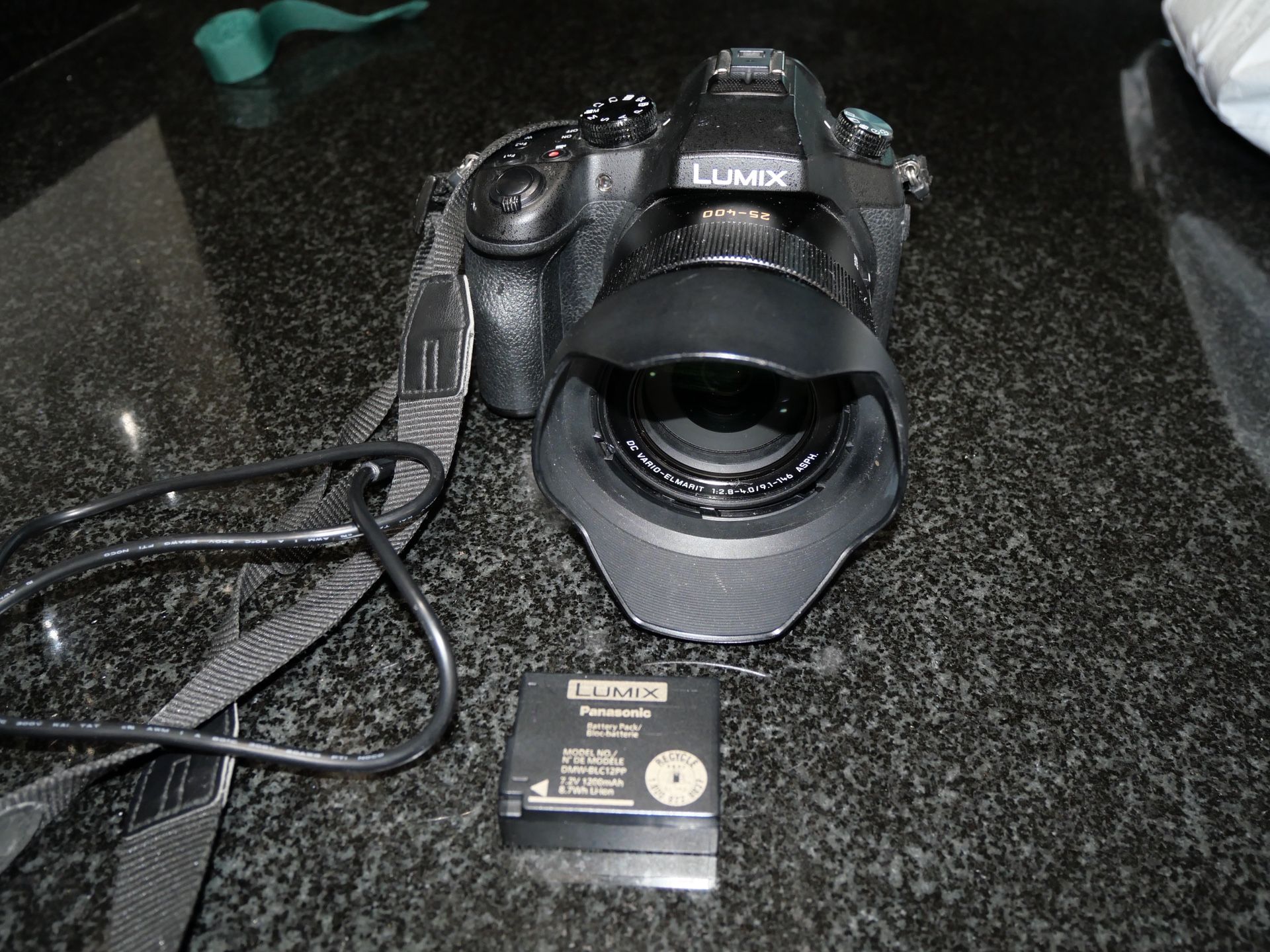 Panasonic LUMIX FZ1000 