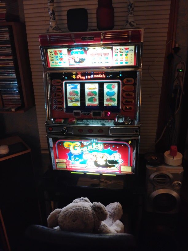Cranky Contest Slot Machine