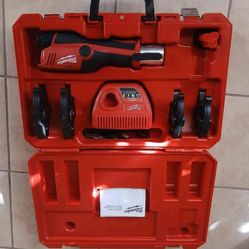 Milwaukee M12 press Tool