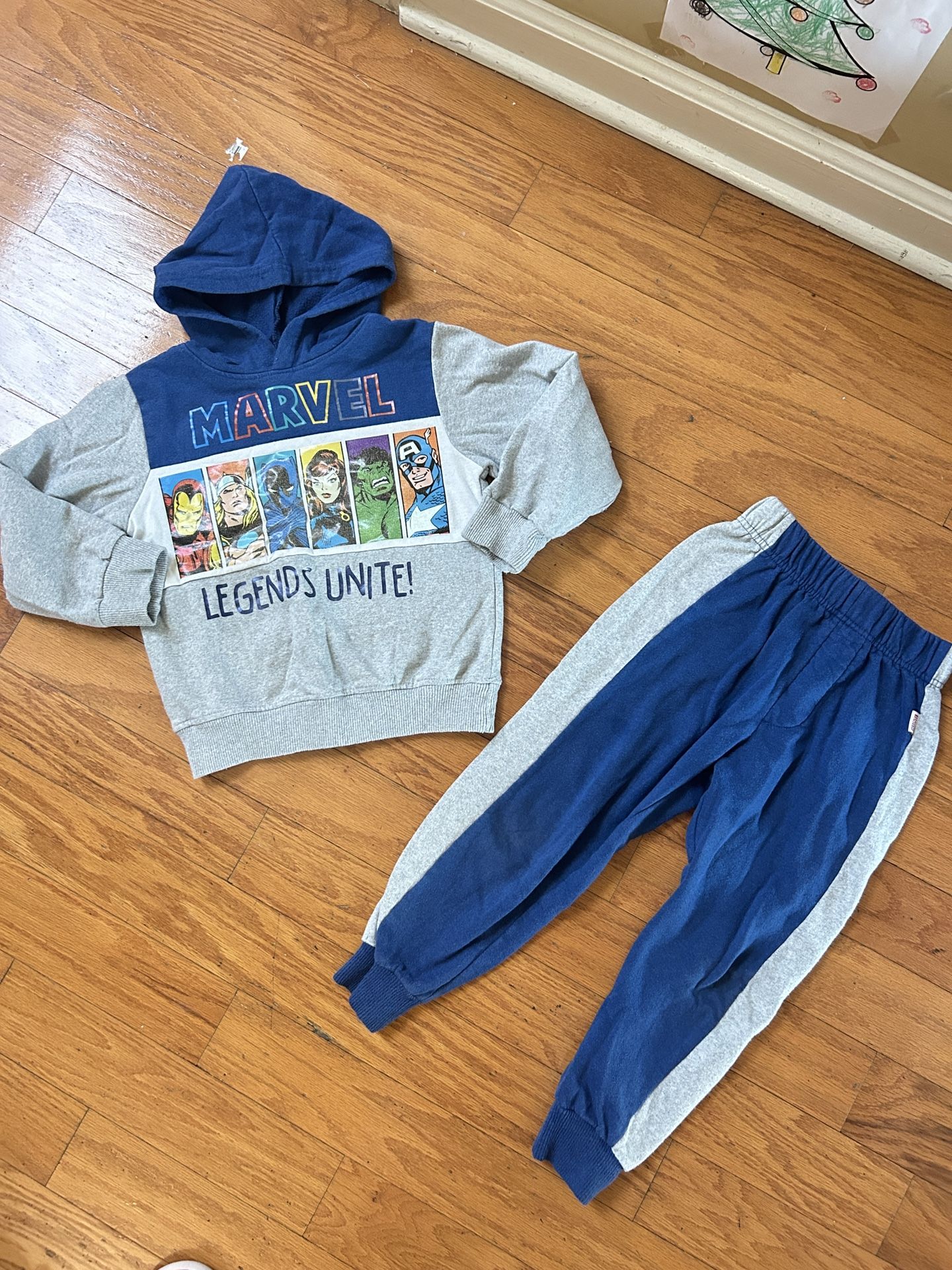 Marvel boys hoodie & jogger matching set size 5