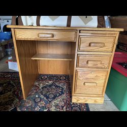 Beautiful real oak desk!