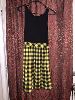 Pink Rose - Size Small - Black and yellow checkered dress