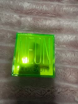 Huda Beauty Neon Eyeshadow Palette