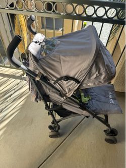 JOOVY lightweight foldable stroller