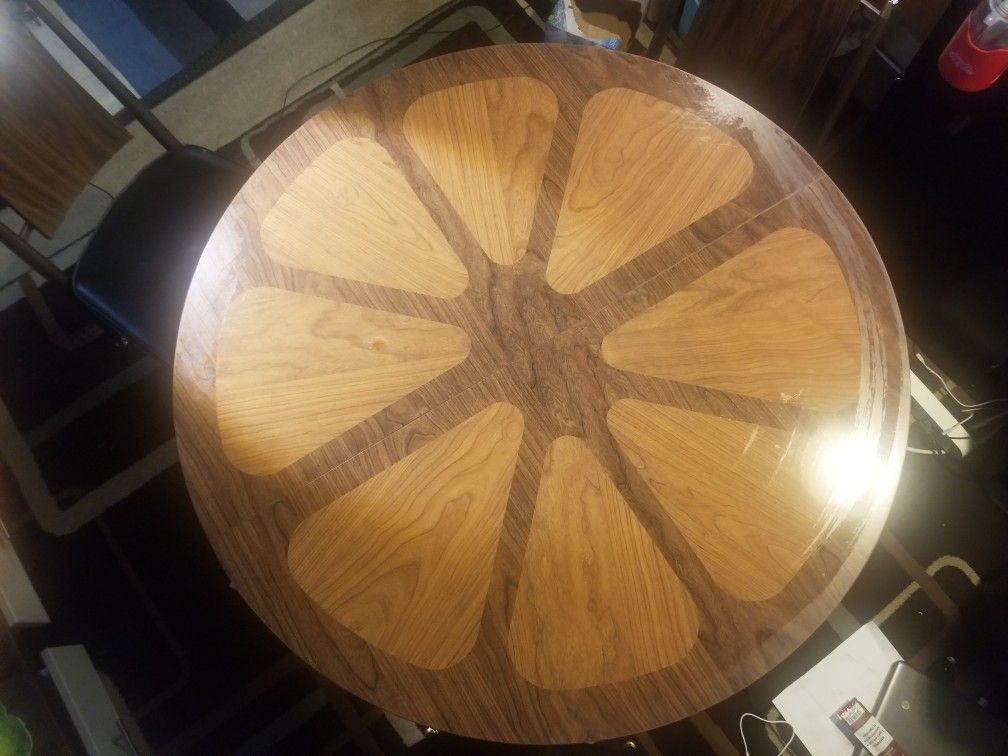Original Bodi Table With Leaf And 4 Chairs