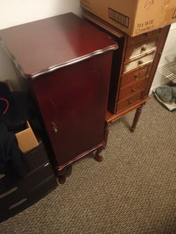 Jewelry stand