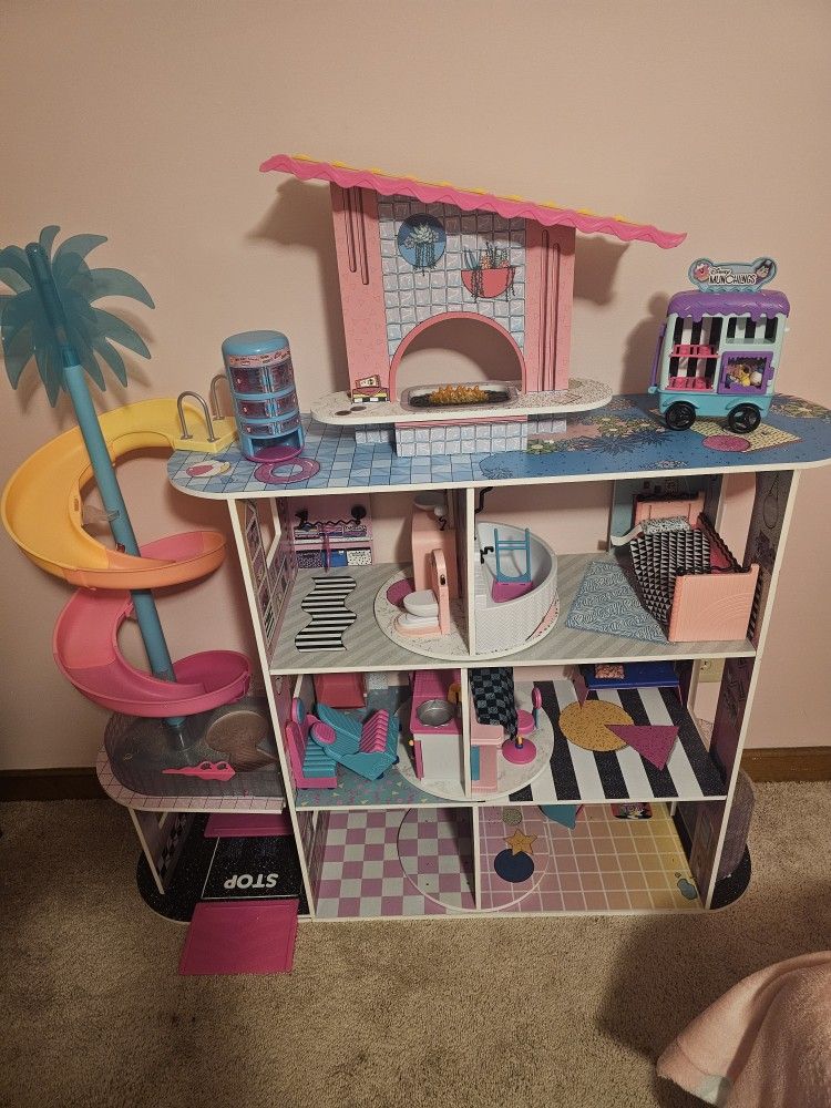 LOL Doll House