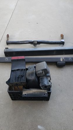 2002 JEEP WRANGLER TJ FRONT AND REAR BUMPER AND ACESSORIES TO IT...