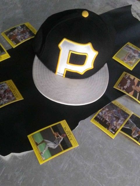 PHILLIES FITTED!!!! CARDS ALSO FOR SALE!!