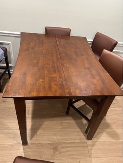 Kitchen/ Dining table very good condition