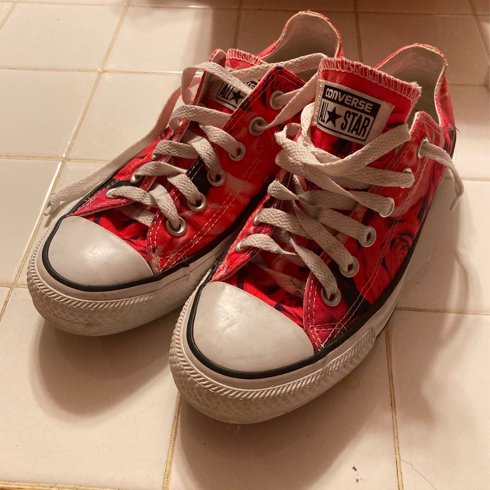 Women’s Size 7 Converse