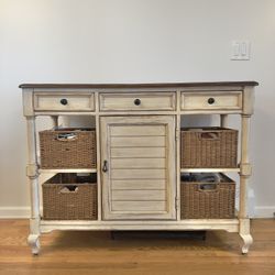 Buffet (Liz Claiborne Collection)