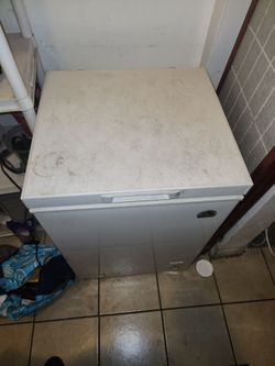 White Chest Freezer Compact