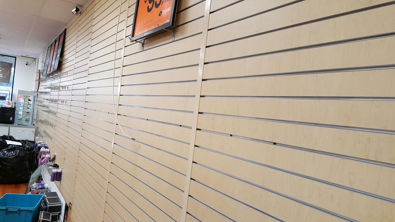 Slatwall glass showcases store fixture retail cases retail display Rock mannequin computer desk