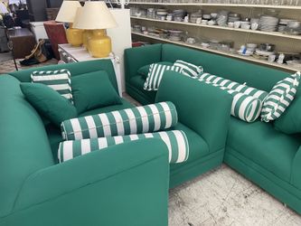 BEAUTIFUL CLEAN SENIOR OWNED SECTIONAL GREEN SOFA COUCH SPOTLESS PET FREE
