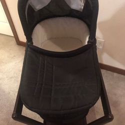 Uppa Baby Bassinet and Changing Table 