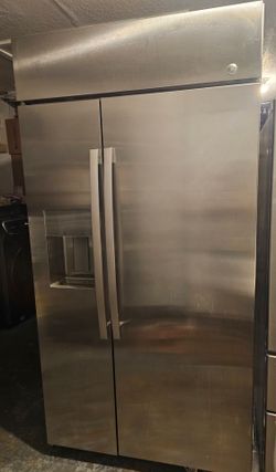 GE MONOGRAM STAINLESS STEEL REFRIGERATOR ....40 INCHES WIDE.... $ 2,600