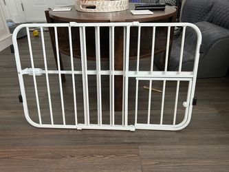 White Metal Baby or Pet Safety Gate