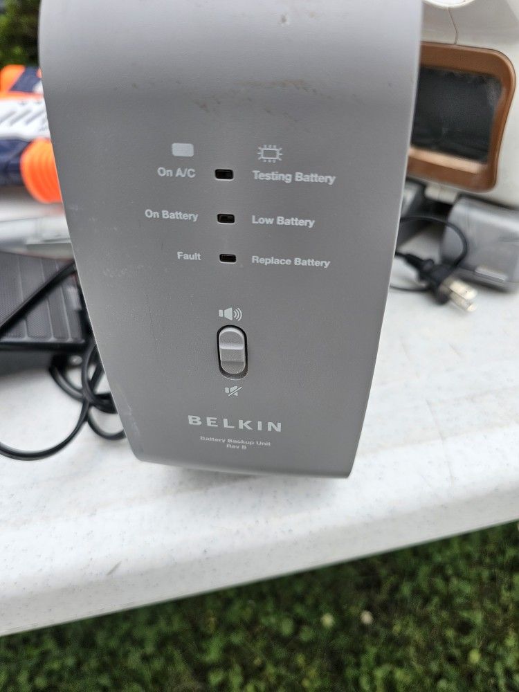 BELKIN Gray Battery Backup Unit Rev B Model BU3DC001-12V With Battery - Works