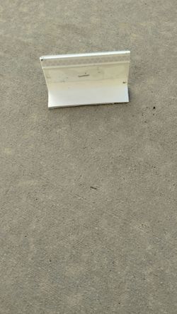 Road reflectors single white