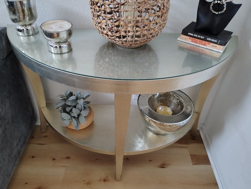 Entrance Table
