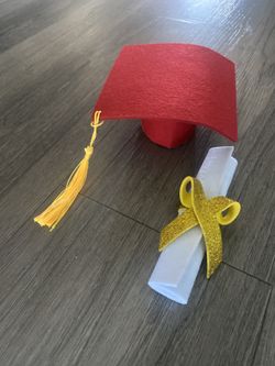2 Pieces Graduation Cap Cake Topper With Diploma