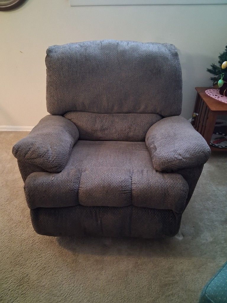 Wide Plush Recliner