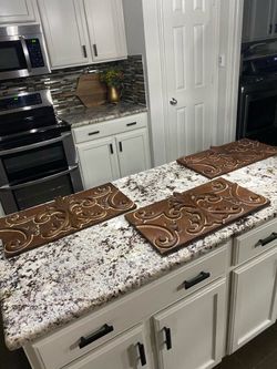 Wood hanging decor / Pickup South Denton only