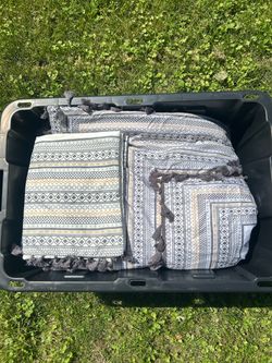Twin/Twin XL Comforter With Shams