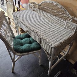 1950 ANTIQUE WICKER DESK & CHAIR WITH SEAT CUSHION