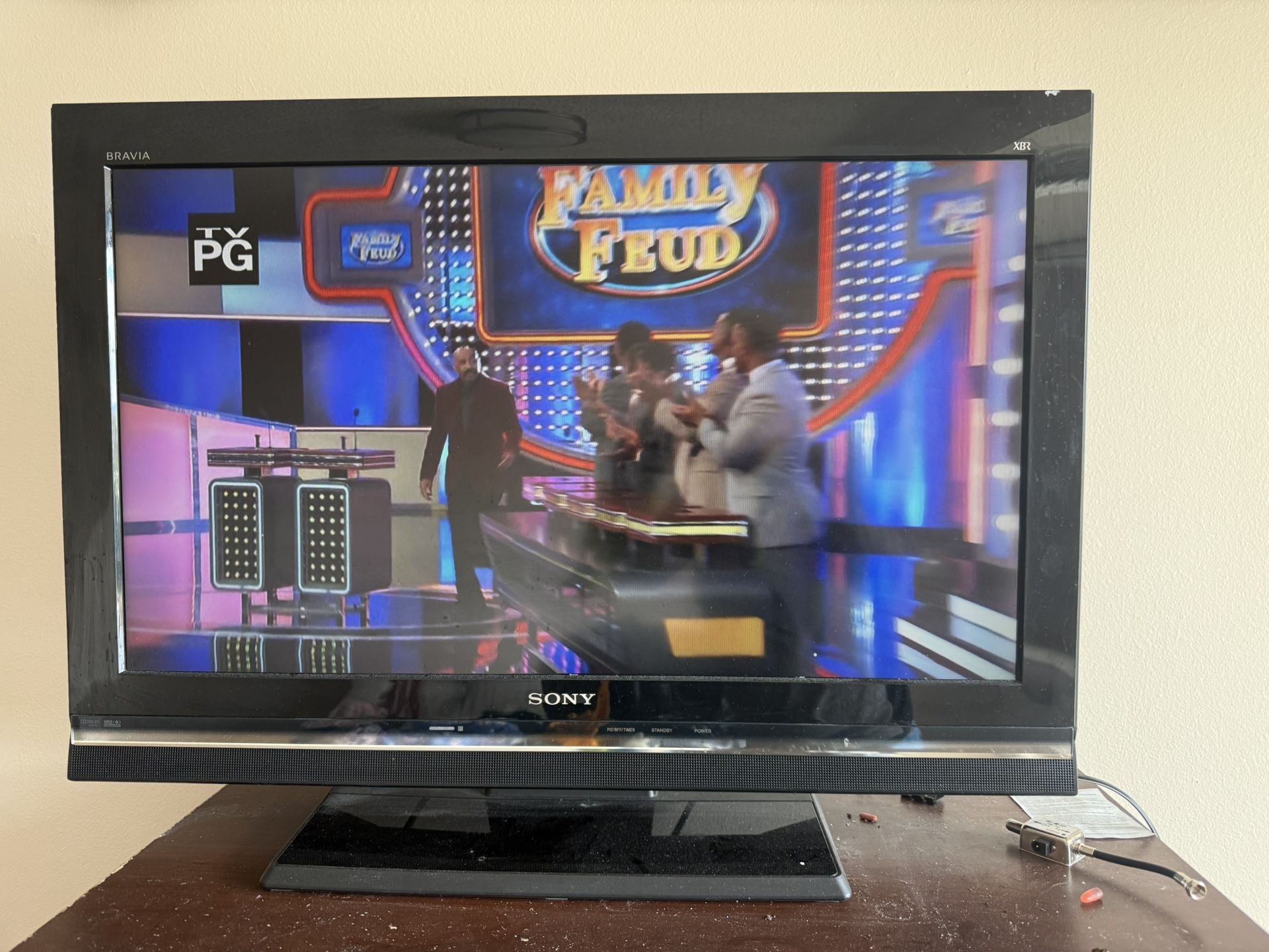 Sony Bravia KDL-32EX301 LCD TV with Remote and Antenna