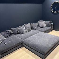 Large Deep Seat Grey Sectional W Ottoman - Like New!