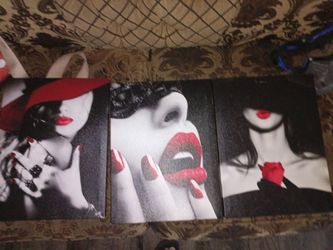 Wall canvas pictures ((SET OF 3)) OR $5 SEPARATELY