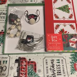 Christmas Gift 2 Necklaces 1 Bracelet & Gift Box