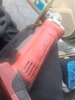 Milwaukee grinder