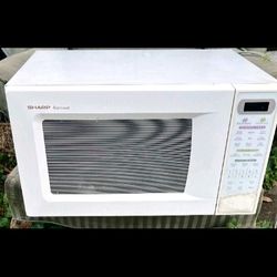Emerson Microwave Oven 