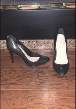 Calvin Klein Pumps