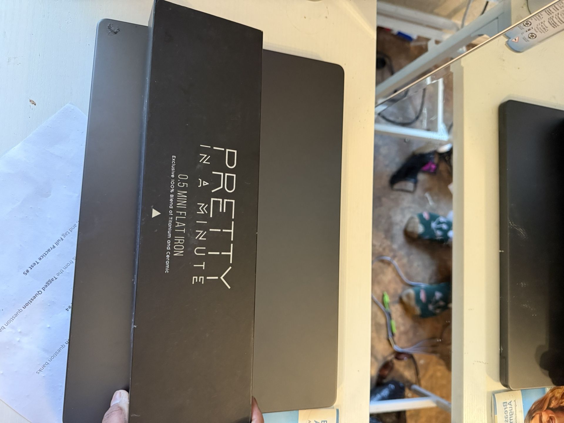 Pretty in a minute, 0.5 flat iron