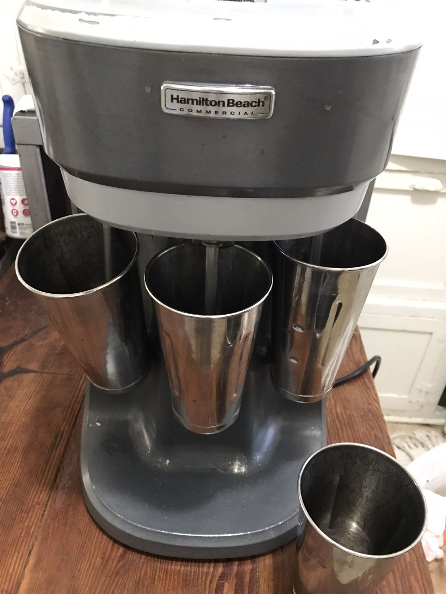 Hamilton commercial gradeTriple-Spindle Drink Mixer