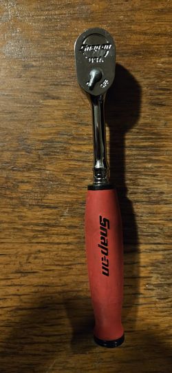 Brand New 3/8 Ratchet Small