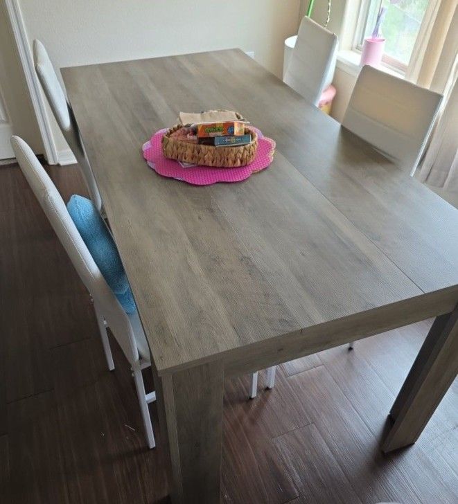 Table & 4 Chairs