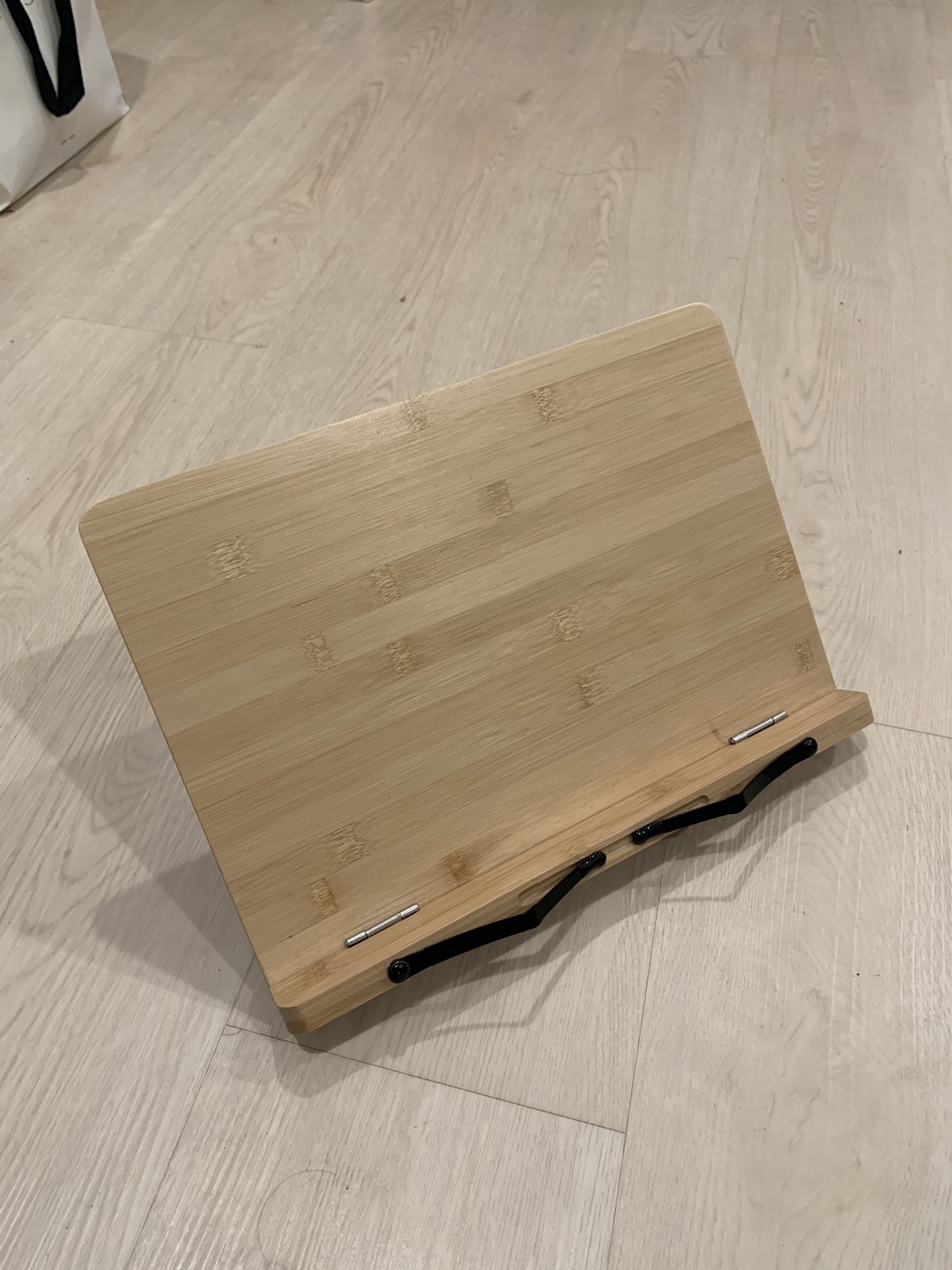 Pipishell Bamboo Book Stand