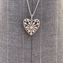 PANDORA Winters Heart Necklace 